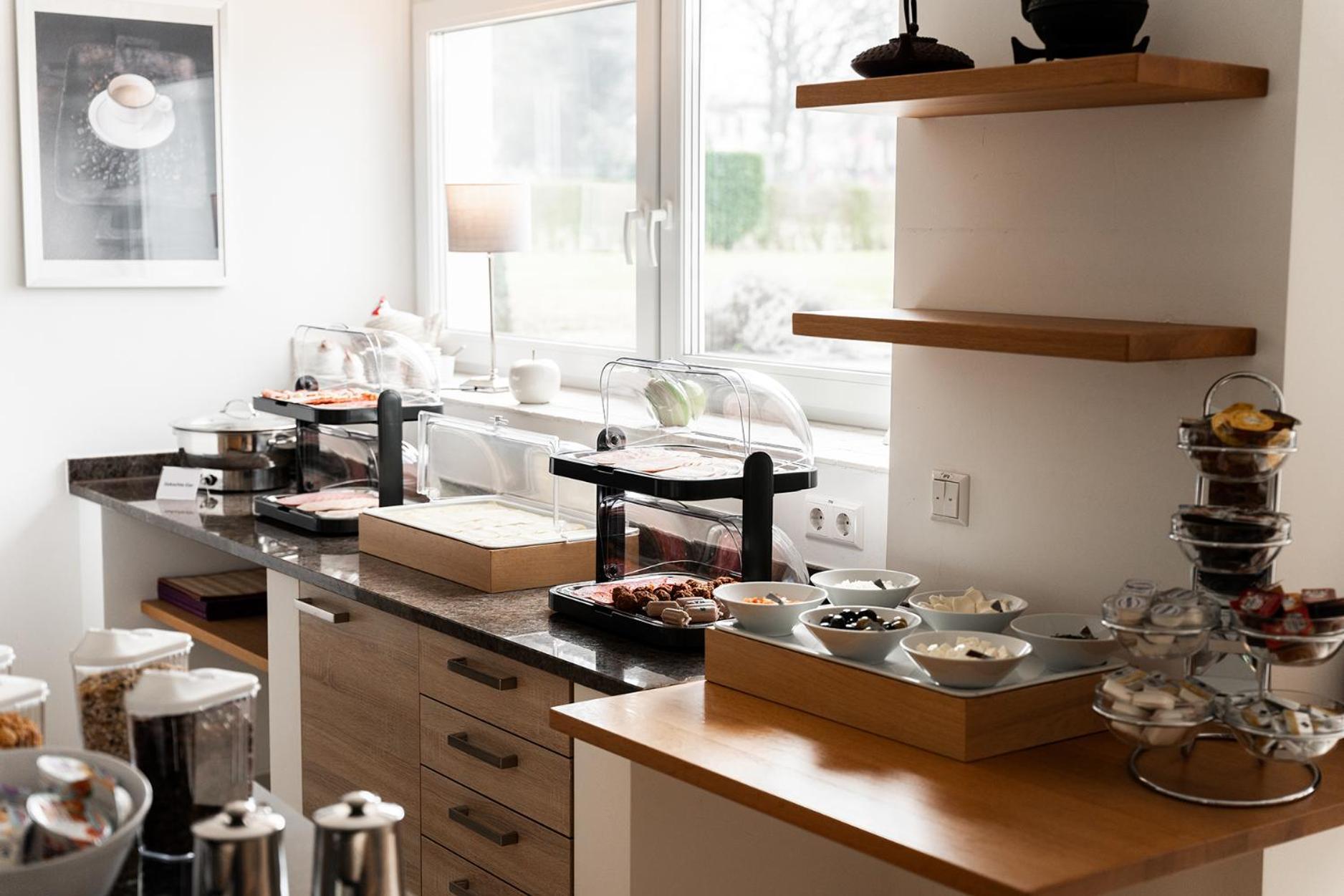 Hotel Vier Jahreszeiten An Der Therme & Kliniken Bad Krozingen Naehe Freiburg & Schwarzwald Ideal Fuer Wellness Kur & Business Ausfluege 24H Check In- Wlan & Parken Gratis Exteriör bild