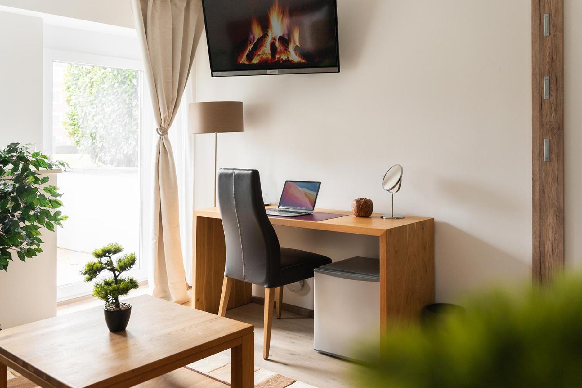 Hotel Vier Jahreszeiten An Der Therme & Kliniken Bad Krozingen Naehe Freiburg & Schwarzwald Ideal Fuer Wellness Kur & Business Ausfluege 24H Check In- Wlan & Parken Gratis Exteriör bild