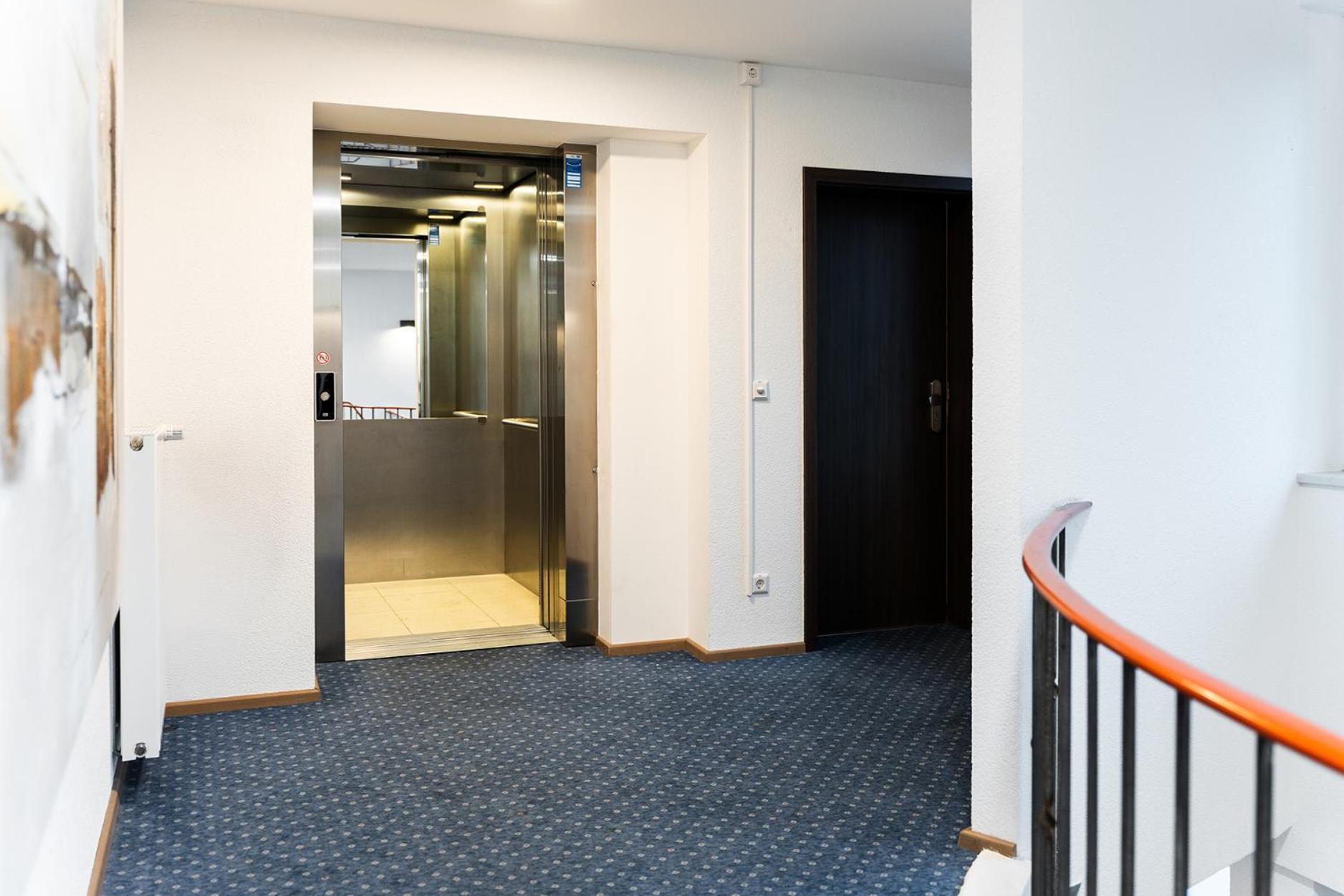 Hotel Vier Jahreszeiten An Der Therme & Kliniken Bad Krozingen Naehe Freiburg & Schwarzwald Ideal Fuer Wellness Kur & Business Ausfluege 24H Check In- Wlan & Parken Gratis Exteriör bild