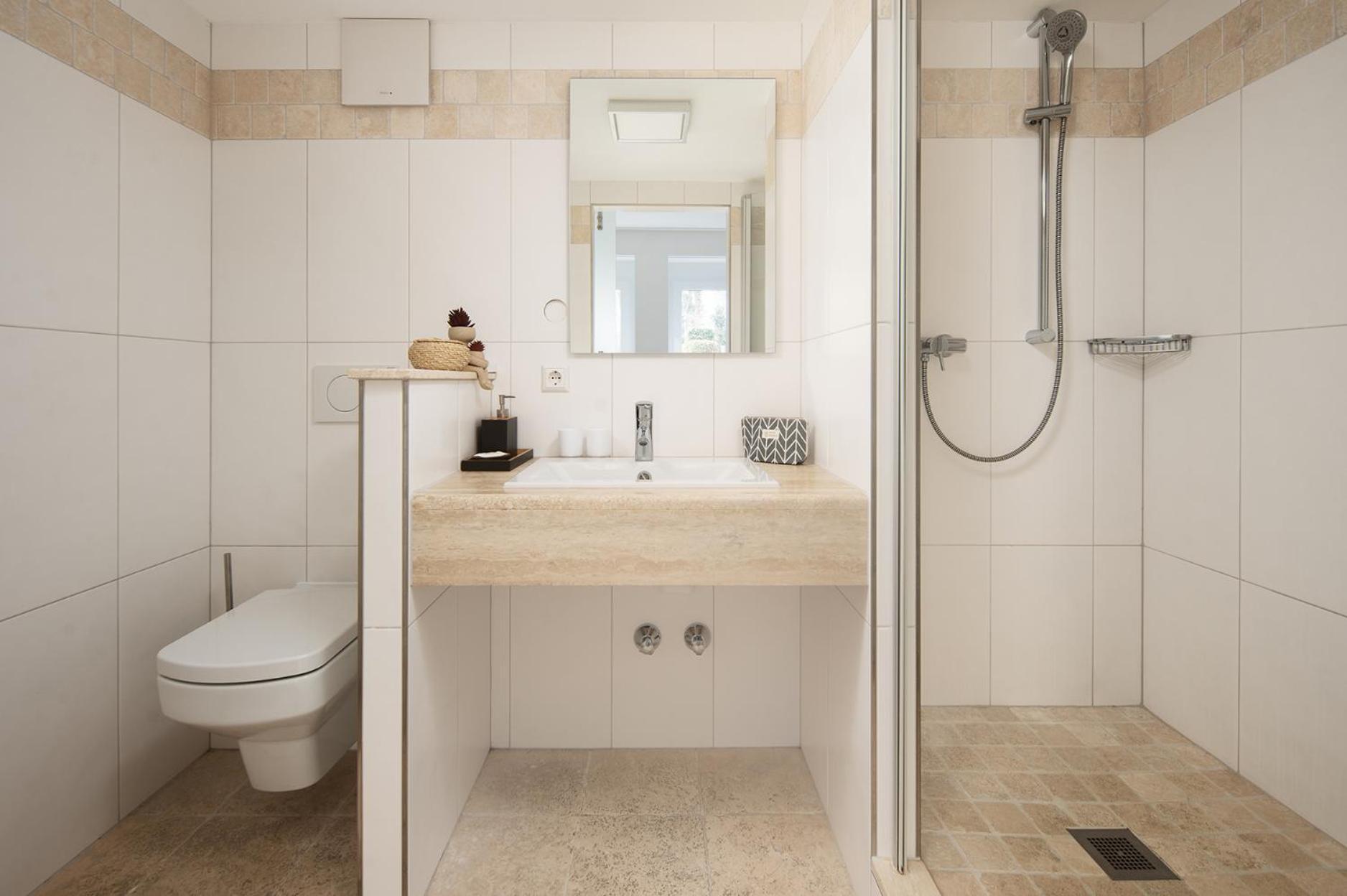 Hotel Vier Jahreszeiten An Der Therme & Kliniken Bad Krozingen Naehe Freiburg & Schwarzwald Ideal Fuer Wellness Kur & Business Ausfluege 24H Check In- Wlan & Parken Gratis Exteriör bild